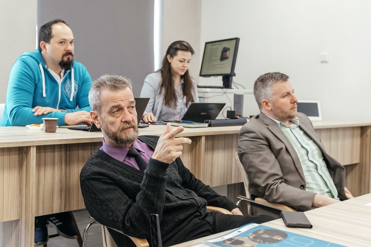 Эксперты ВШТП ИППТ СПбПУ провели Международный политехнический акселератор для представителей исследовательских команд СПбПУ